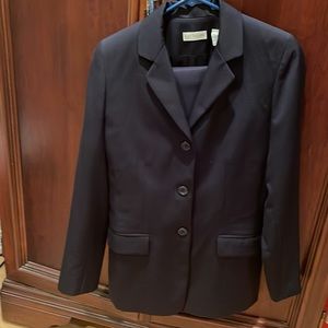 Ann Taylor Navy blue pantsuit, jacket size 2 and pants size 2 petite